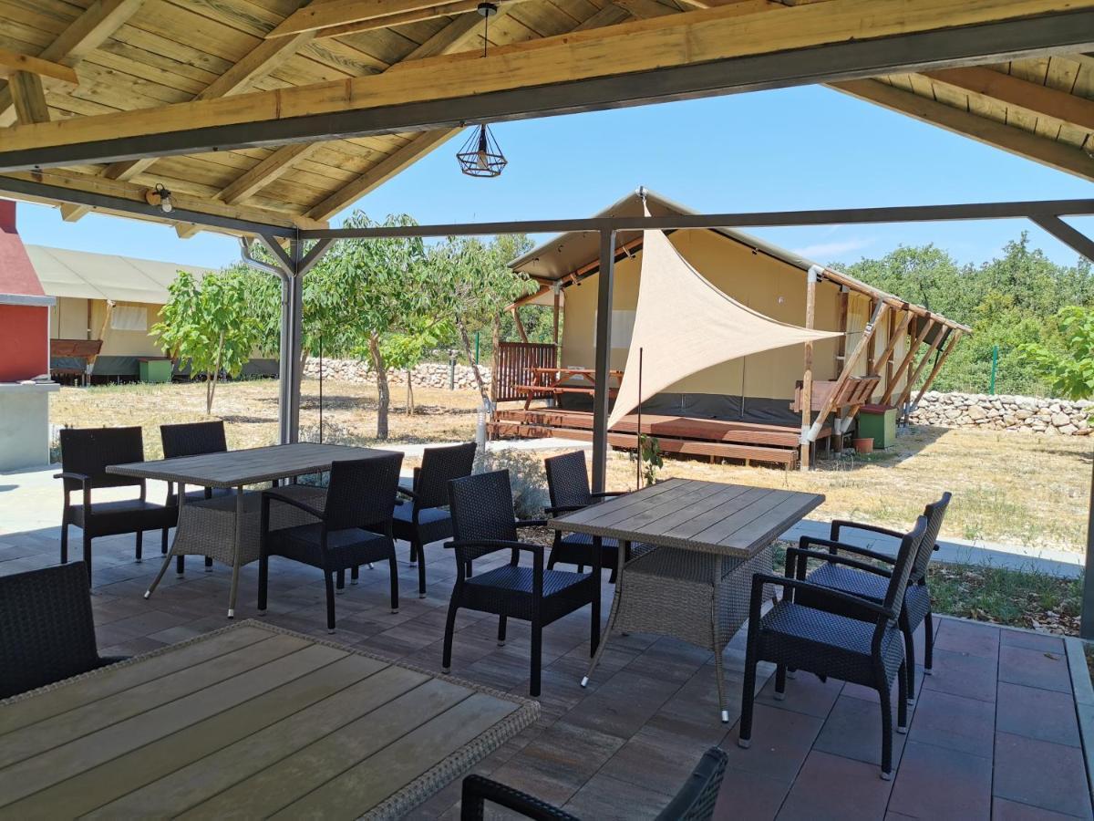 Отель Grande Glamping With Pool Биоград-на-Мору Экстерьер фото