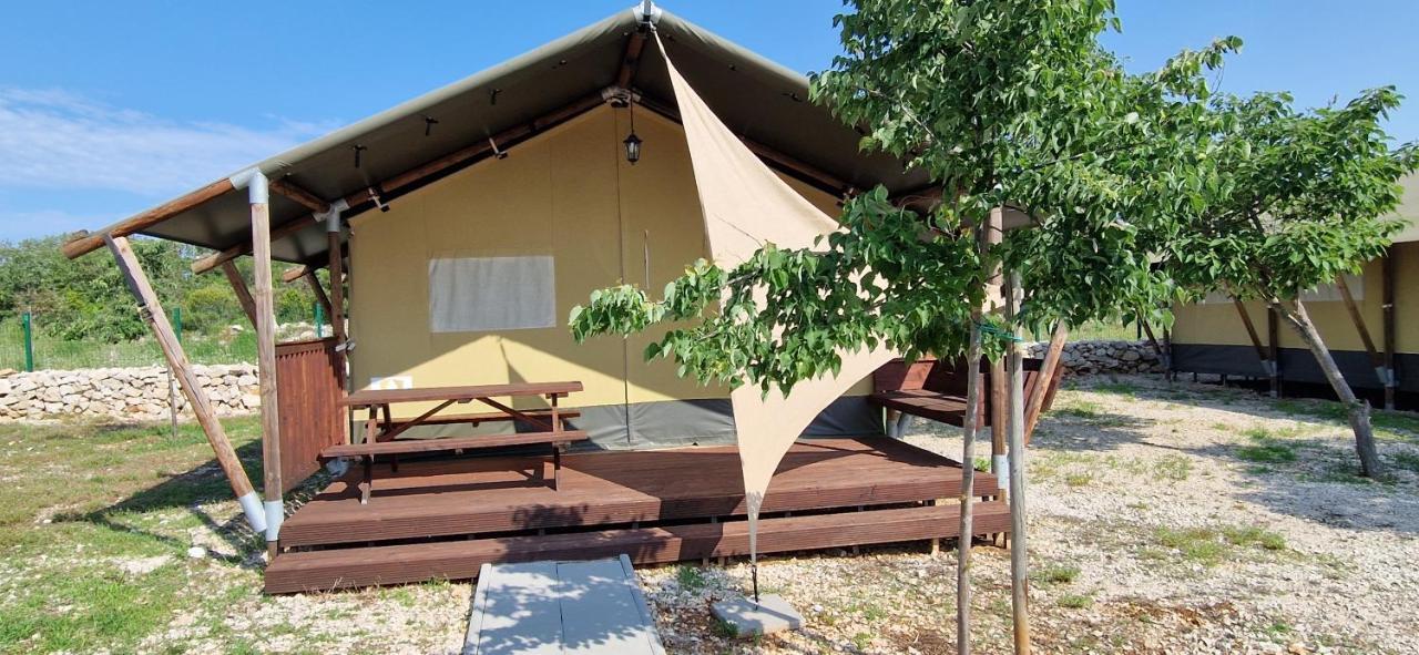 Отель Grande Glamping With Pool Биоград-на-Мору Экстерьер фото